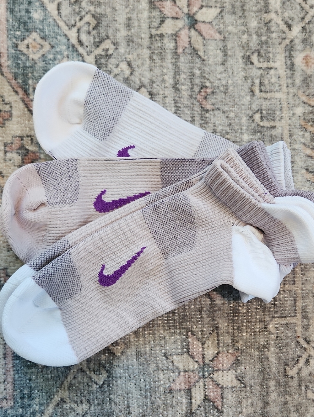 Nike Low-Cut Athletic Socks in Beige and White with Purple Swoosh (3-Pack)